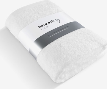Serviette de douche Herzbach home en blanc : devant