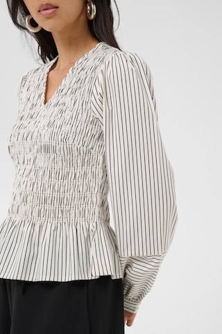 Part Two - Blusa em branco