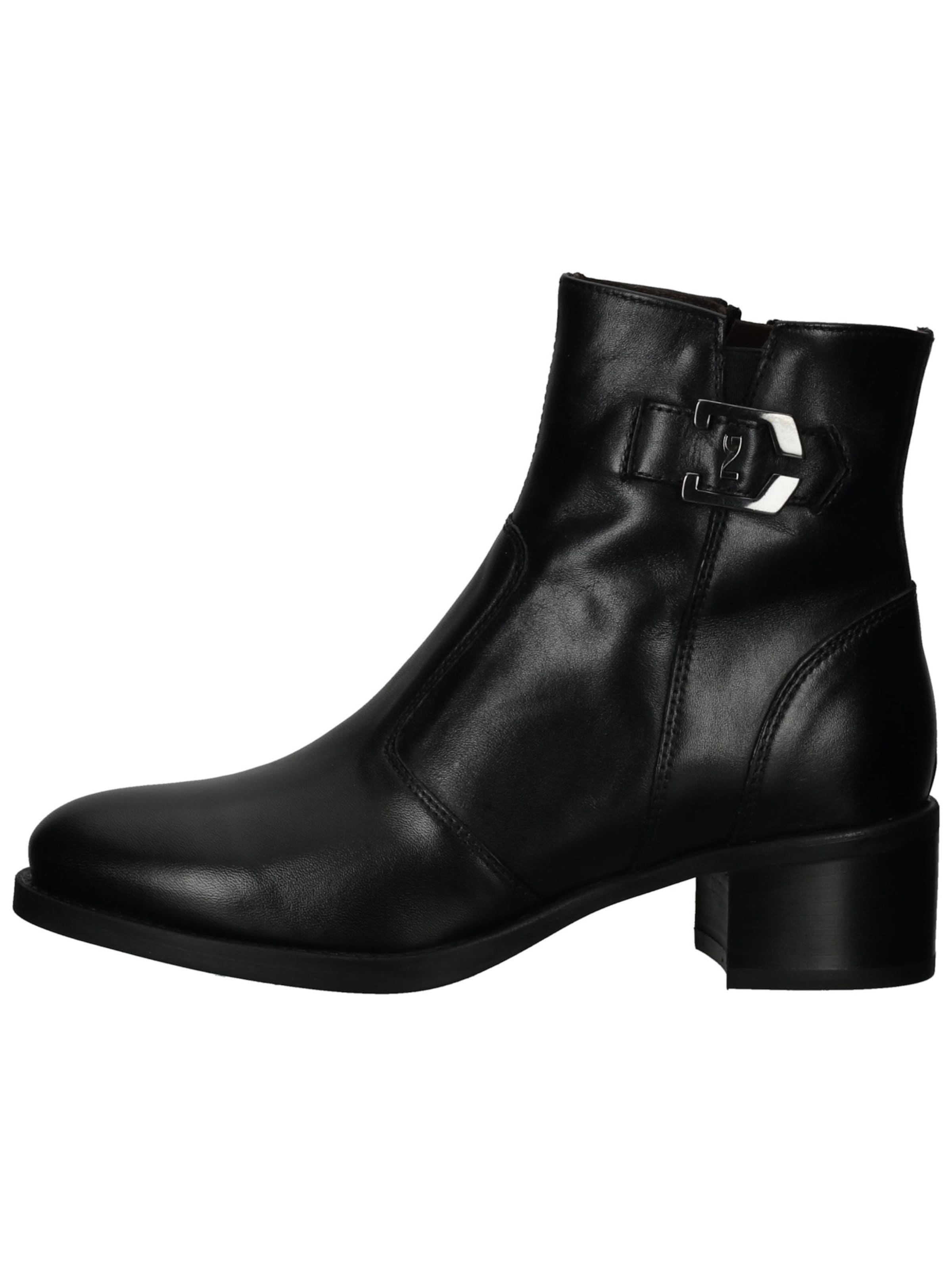 Nero Giardini Ankle Boots in Black