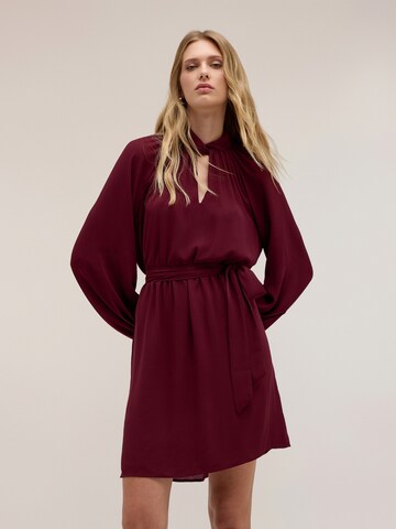 Robe MOTIVI en rouge