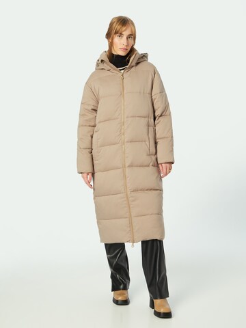 Girlfriend Collective Winter coat in Brown: front