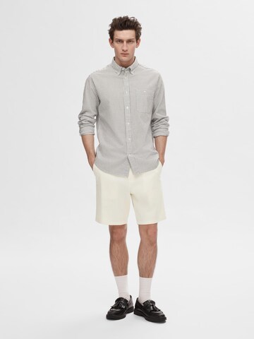 SELECTED HOMME Regular Shorts 'BILL' in Beige