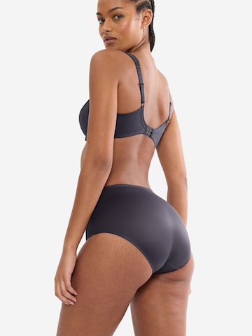 TRIUMPH Maxislip ' Red Label True Shape Sensation ' in Grau