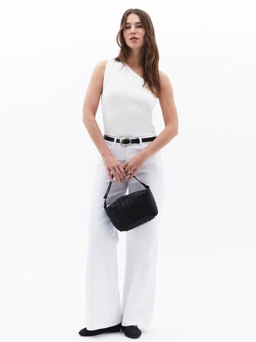 OXXO Top in White