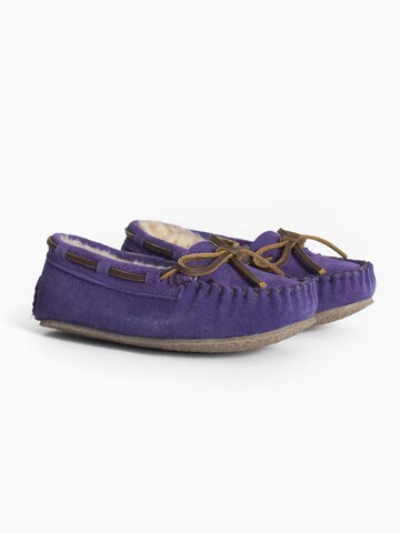 Chaussure basse 'Cassie' Minnetonka en violet