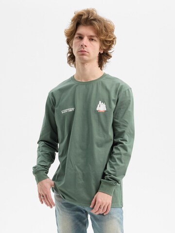 hydroponic - Camiseta 'Hydroponic x Peanuts Regular-Fit Long-Sleeve Ski Lift T-Shirt' en verde: frente