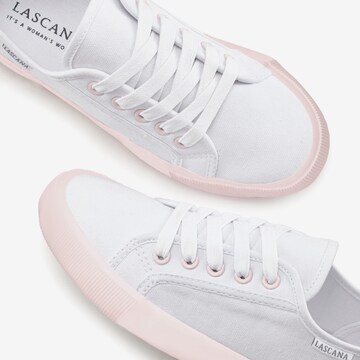 LASCANA - Zapatillas deportivas bajas en blanco