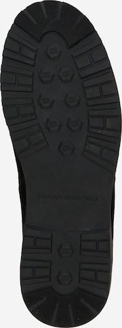 TOMMY HILFIGER Šněrovací boty – černá