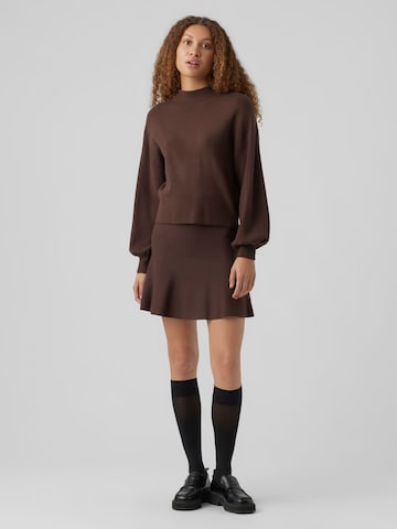 VERO MODA Sweter 'NANCY' w kolorze brązowy