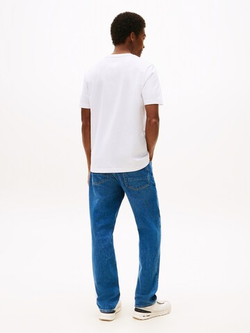 T-Shirt TOMMY HILFIGER en blanc : derrière