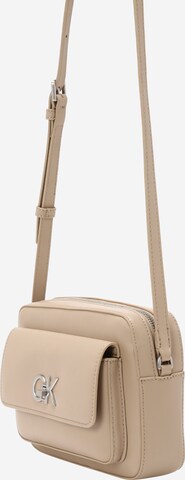 Calvin Klein Schoudertas in Beige