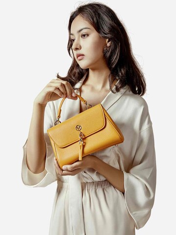Victoria Hyde Handbag ' Elegance ' in Yellow: front