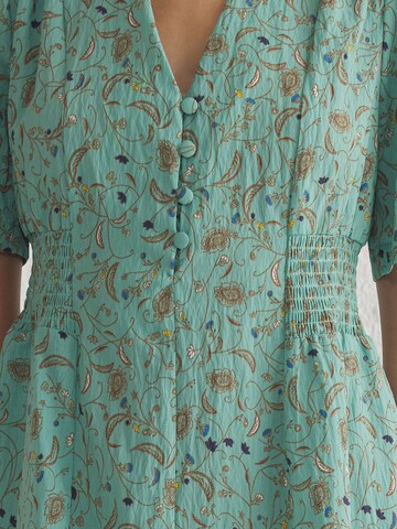 zaļš Trendyol Kleita