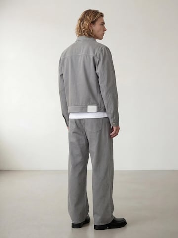 ARMIEPrijelazna jakna 'The Victor Tall Denim Jacket' - siva boja