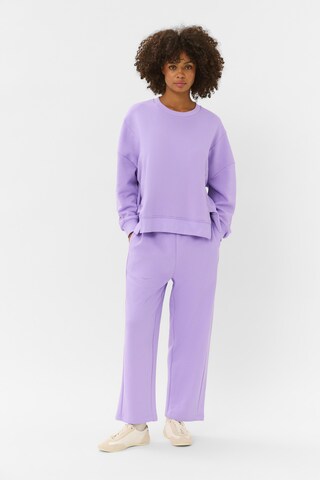 CULTURE - Sweatshirt 'Angela Charlie' em roxo