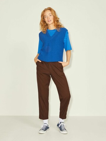 JJXX Regular Pleat-Front Pants 'Chloe' in Brown