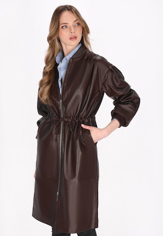 Manteau mi-saison DreiMaster Vintage en marron : devant