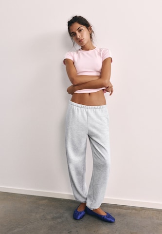 Pull&Bear Tapered Nadrág - szürke