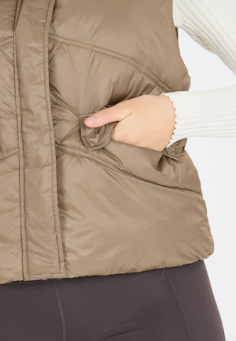Athlecia Sportbodywarmer 'Chica' in Bruin