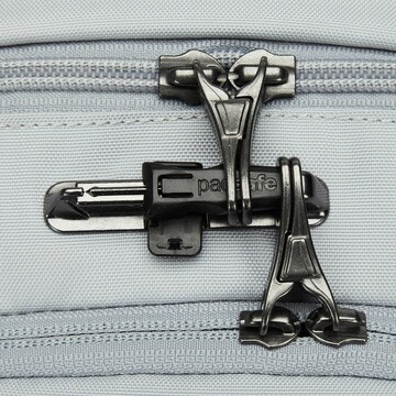 Sac à dos Pacsafe en gris