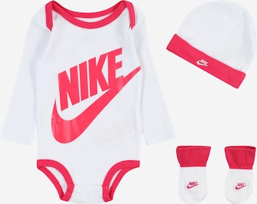 Nike Sportswear - Conjunto 'Futura' en blanco: frente