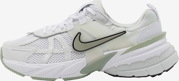 Baskets basses 'V2K' Nike Sportswear en gris : devant