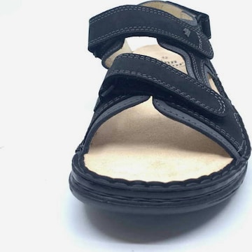 Finn Comfort Sandale in Schwarz