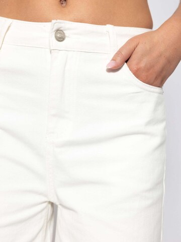 SASSYCLASSY Loosefit Hose‌‌‌ in Weiß