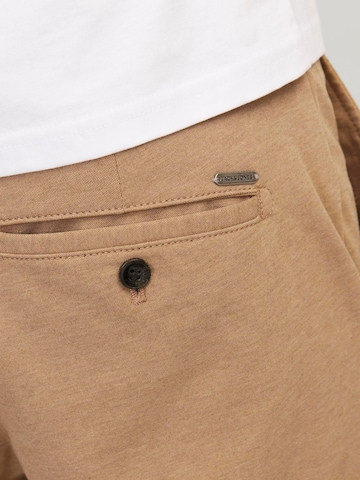 smėlio JACK & JONES Prigludęs „Chino“ stiliaus kelnės