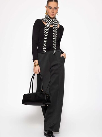 SASSYCLASSY Shirt in Black