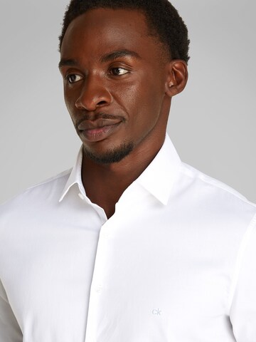 Calvin Klein Regular fit Business shirt in White