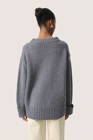 SOAKED IN LUXURY - Pullover em cinzento
