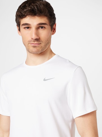 NIKETehnička sportska majica 'Miler' - bijela boja