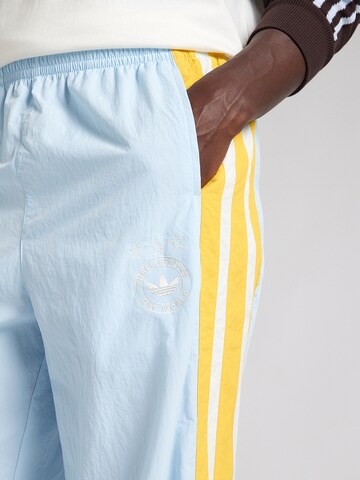 Effilé Pantalon ADIDAS ORIGINALS en bleu