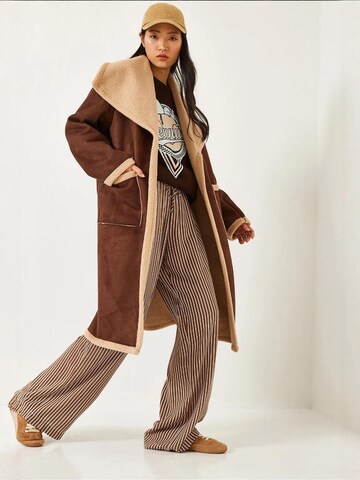 Cappotto di mezza stagione di Bianco Lucci in marrone