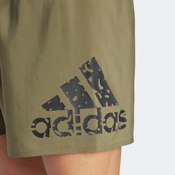 Maillot de bain de sport 'Big Logo Clx Short-' ADIDAS SPORTSWEAR en vert