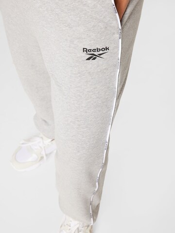 Reebok Tapered Sportbroek in Grijs