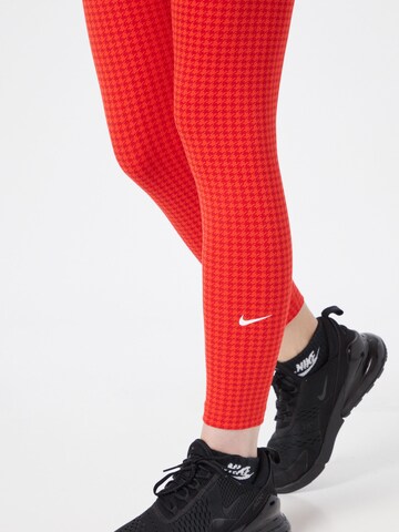 NIKE Skinny Sporthose in Rot