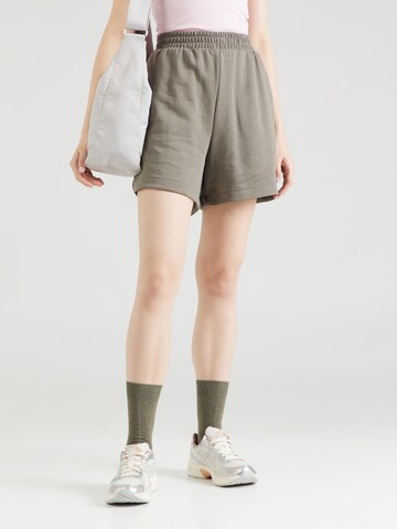 GAP Regular Shorts 'JAPAN' in Grau: predná strana