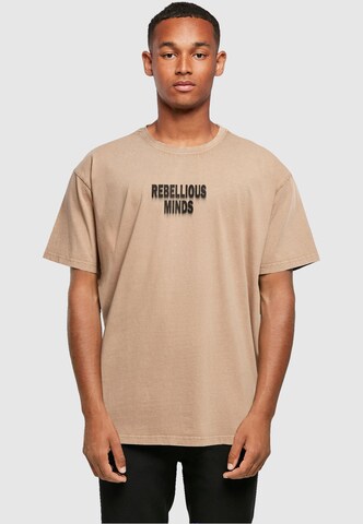 T-Shirt 'Rebellious Minds' Merchcode en beige : devant