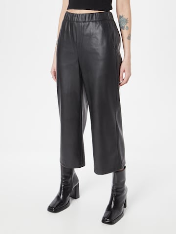 QS Wide leg Pants in Black: front