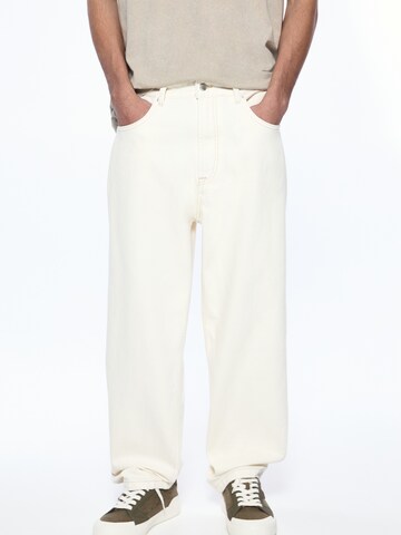Pull&Bear Loosefit Jeans in Beige: Vorderseite