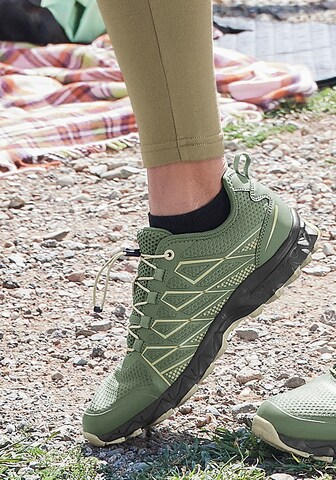 Pantofi de la LASCANA ACTIVE pe verde: față