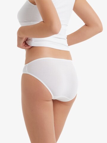 Blackspade Slip in White