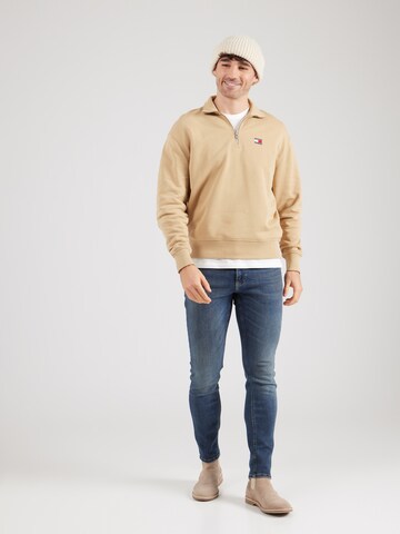 Tommy JeansSweater majica - smeđa boja