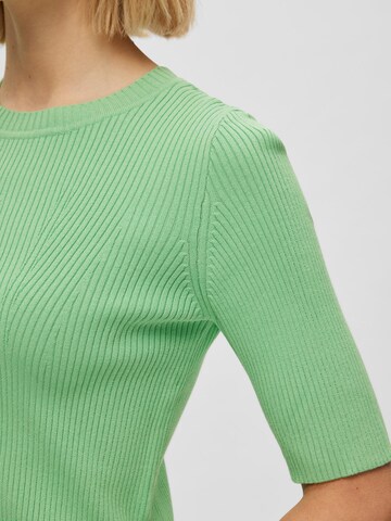 SELECTED FEMME Пуловер 'Mala' в зелено