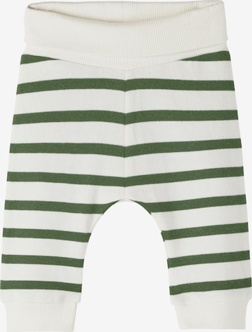 NAME IT Tapered Broek 'KOBBY' in Groen: voorkant