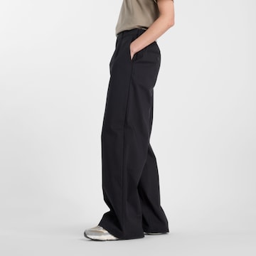 new balance Baggy Bandplooibroek 'Boylston' in Zwart