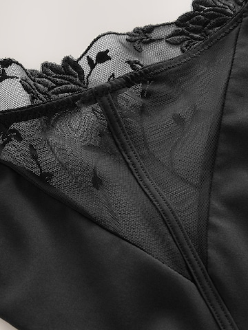 Next - Braga en negro