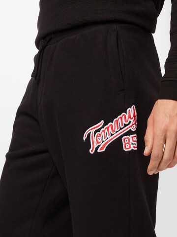 Tommy Jeans Tapered Hose in Schwarz